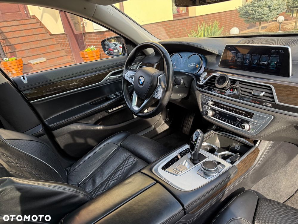 BMW Seria 7 740d xDrive - 24