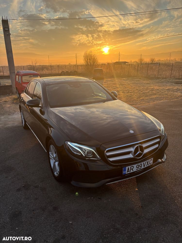 Mercedes-Benz E 220 d 4MATIC Aut. - 2