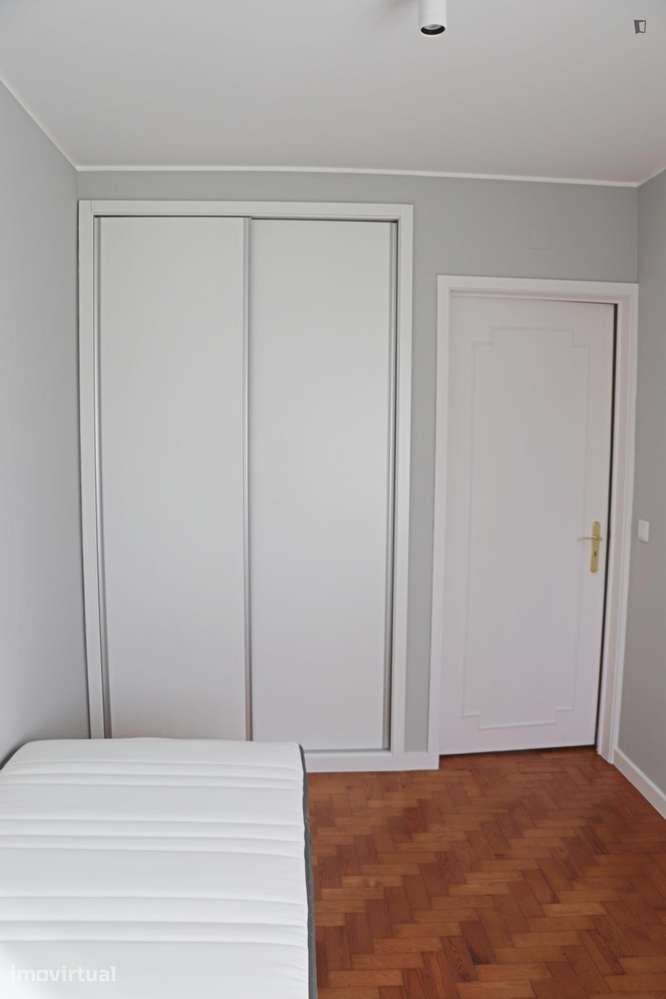 Quarto - localizado em Carcavelos Lisbon - Grande imagem: 2/22