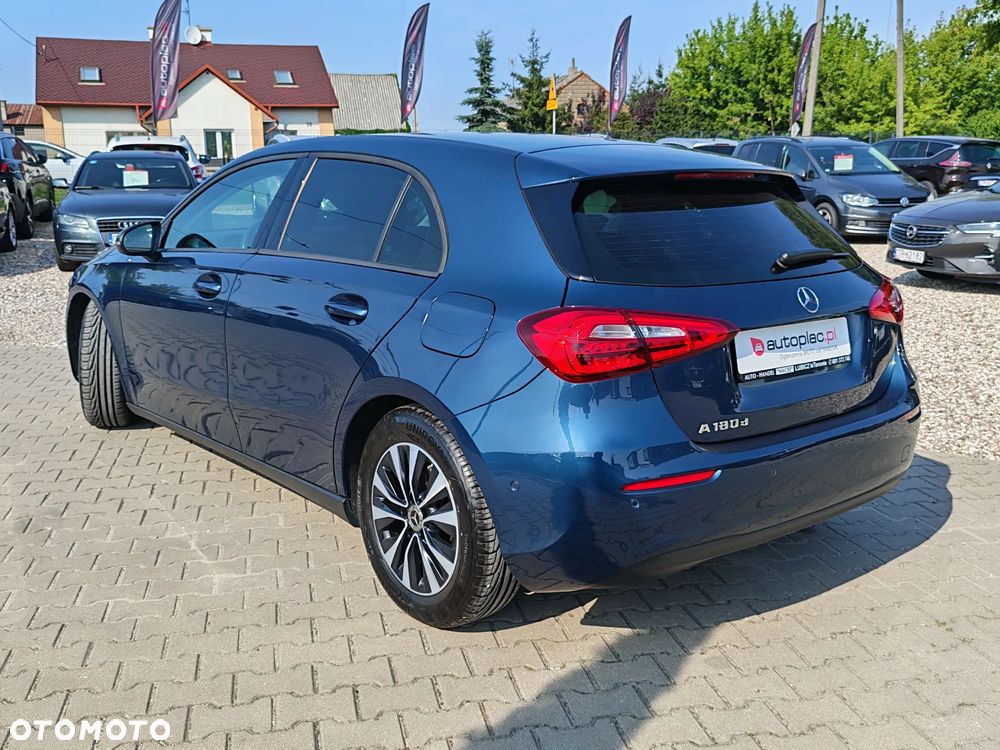 Mercedes-Benz Klasa A 180 d 8G-DCT Progressive - 4