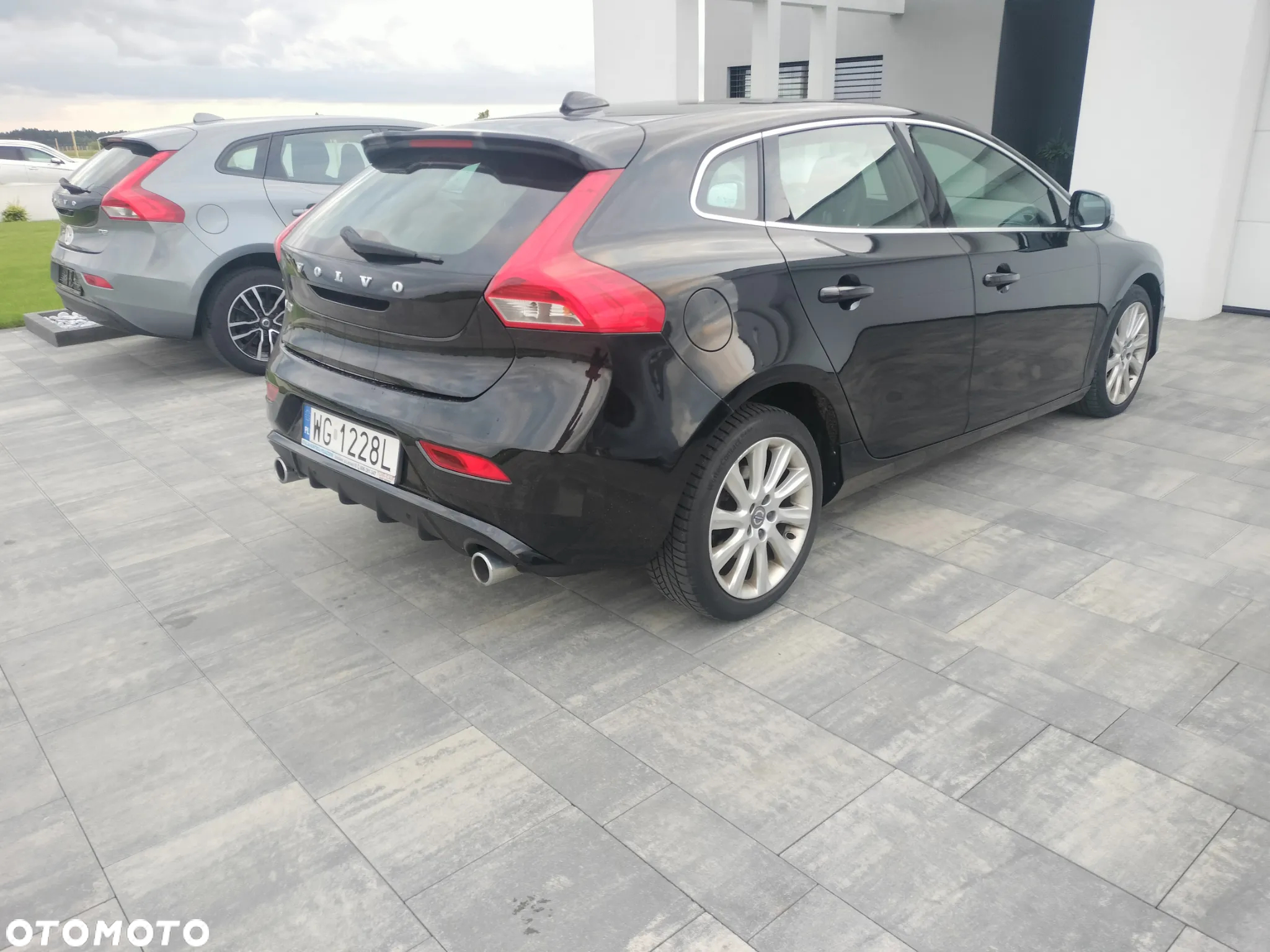 Volvo V40 D4 Drive-E R-Design Summum - 5