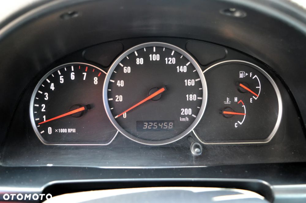 Suzuki Grand Vitara 2.0 - 40