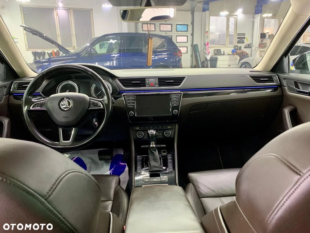 Skoda Superb 2.0 TDI L&K DSG - 23