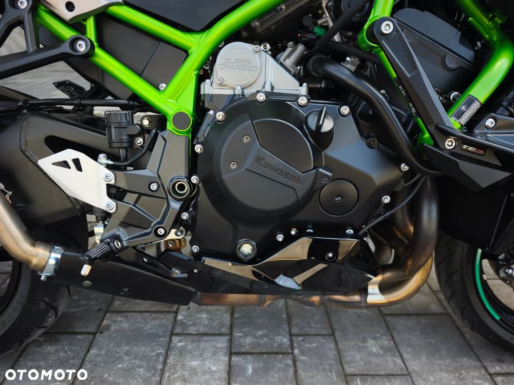 Kawasaki H2 - 13