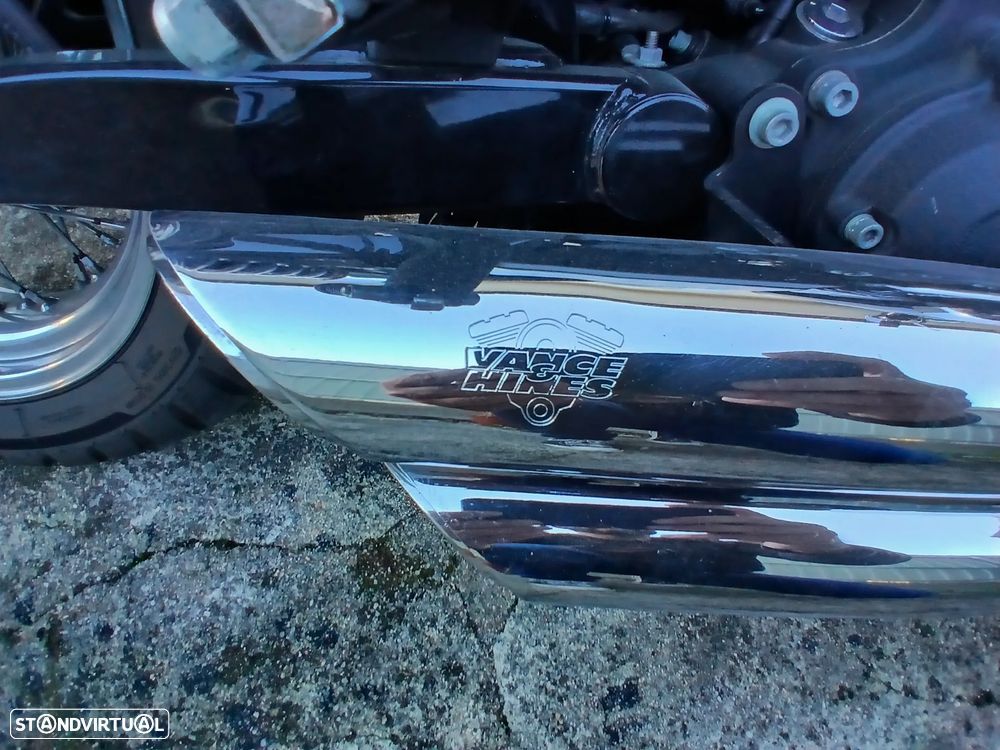 Harley-Davidson Dyna Street Bob - 9