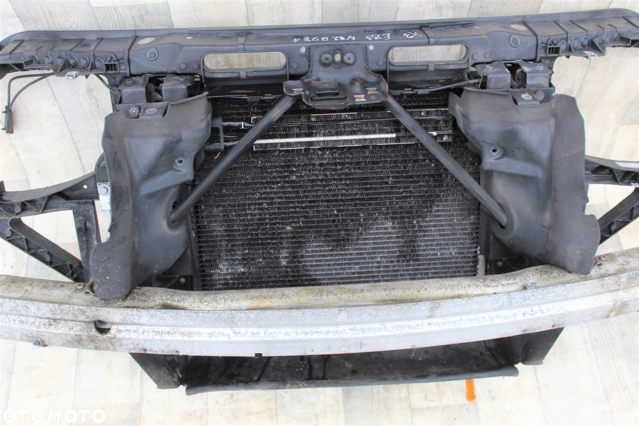 PAS PRZEDN CHŁODNICE WENTYLATOR BMW X3 E83 2.5 N52 - 3