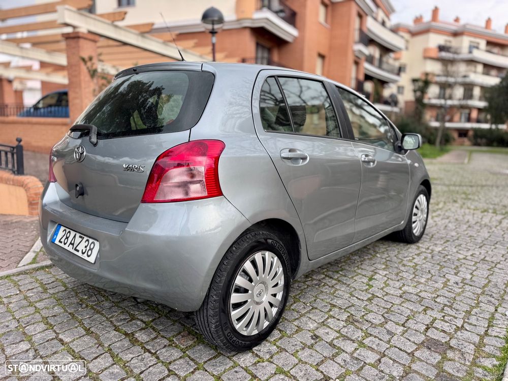 Toyota Yaris 1.0 VVT-i AC - 4