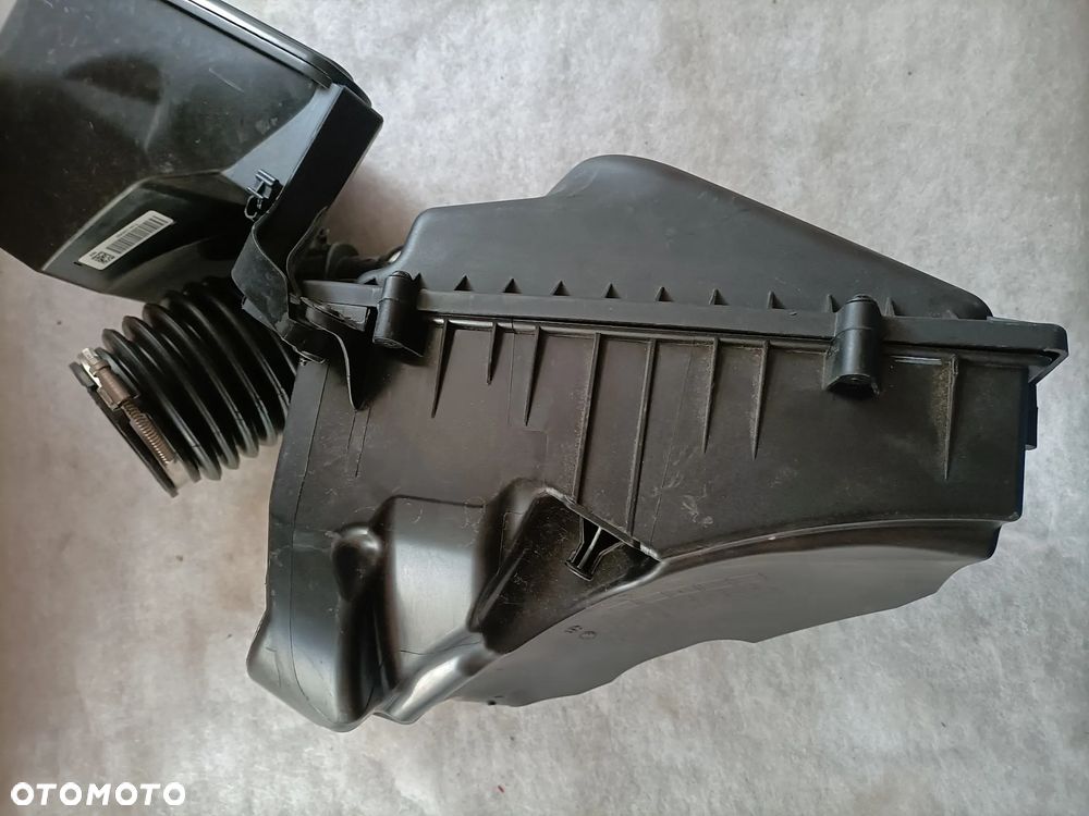 OBUDOWA FILTRA POWIETRZA  REZONATOR BMW G30 G31 G11 G12 G01 G01 8620473 8612084 - 7