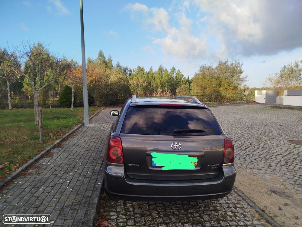 Toyota Avensis SW 2.0 D-4D GPS - 4