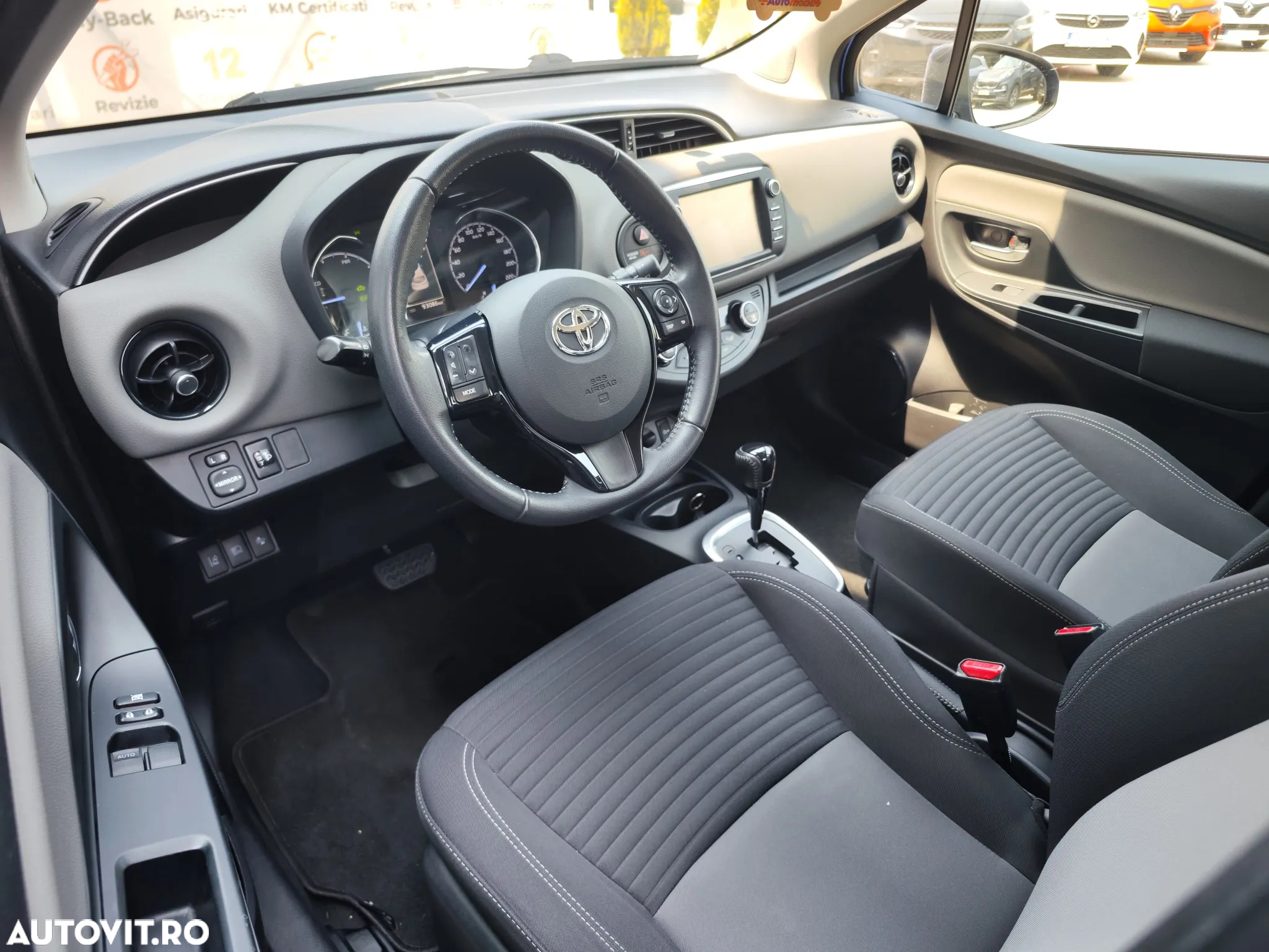Toyota Yaris 1.5 VVT-i HSD Active - 10