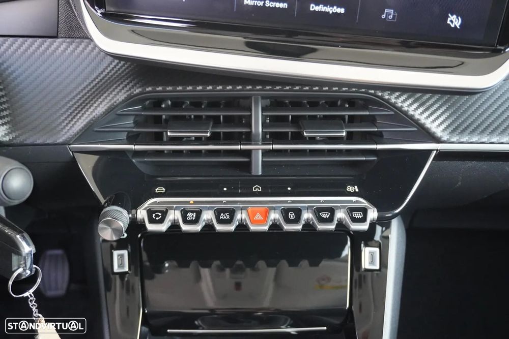 Peugeot 208 - 15