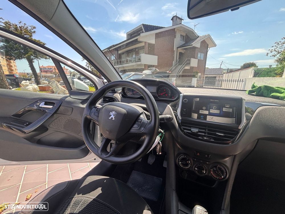 Peugeot 208 1.4 HDi Allure - 17
