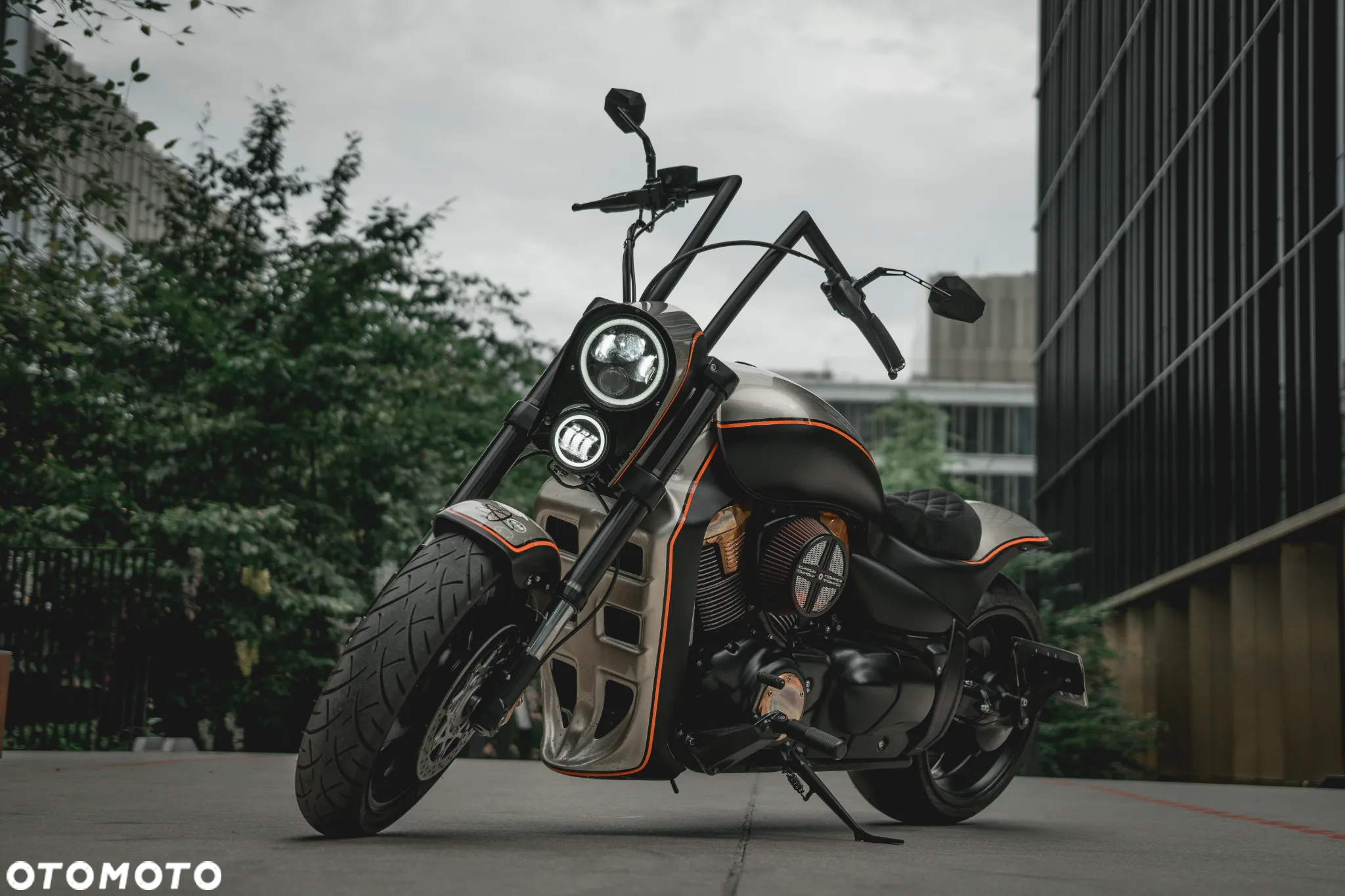 Suzuki Intruder - 12