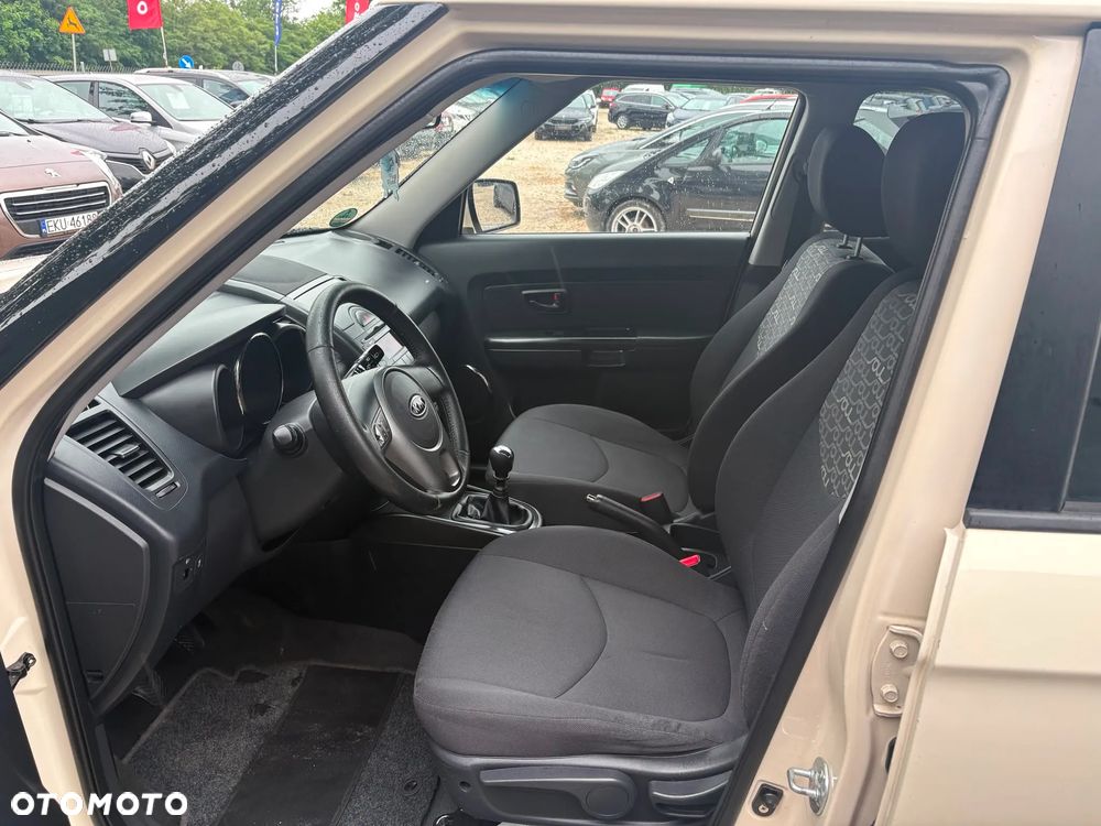 Kia Soul 1.6 L - 9