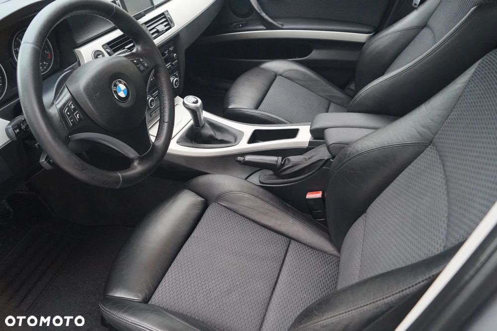 BMW Seria 3 325i - 6