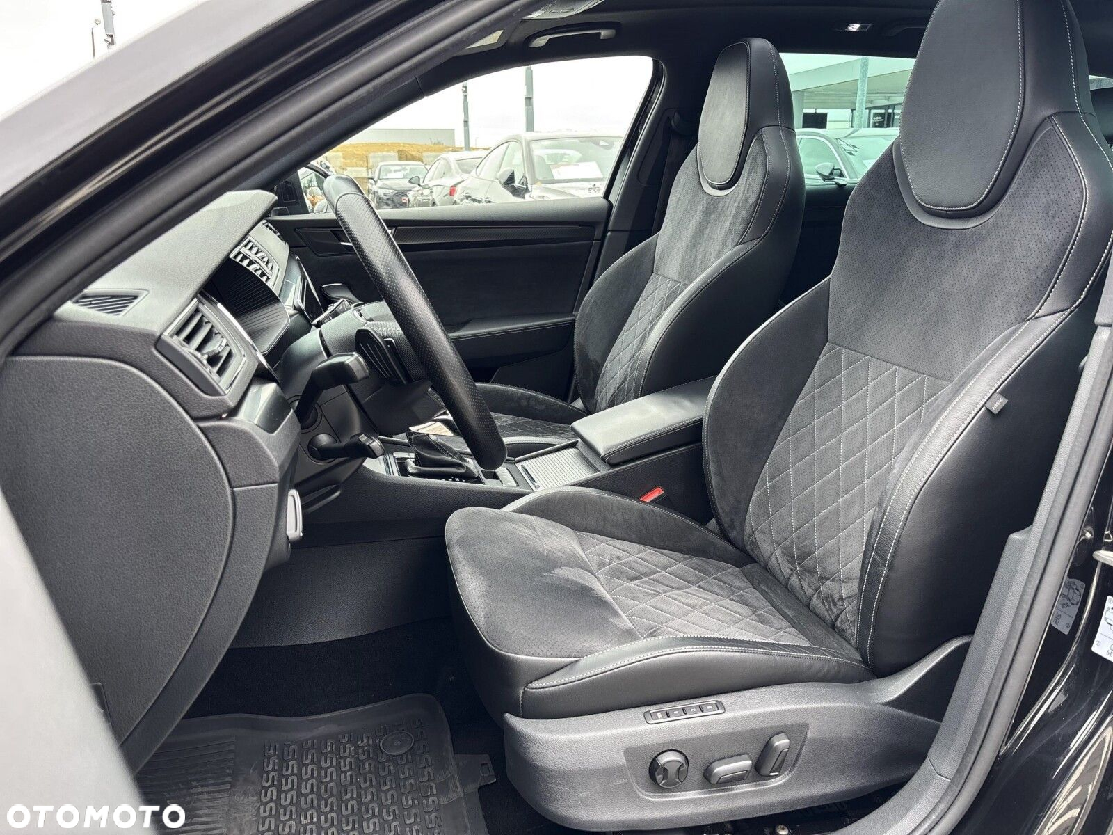 Skoda Superb 2.0 TDI SCR Sportline DSG - 11