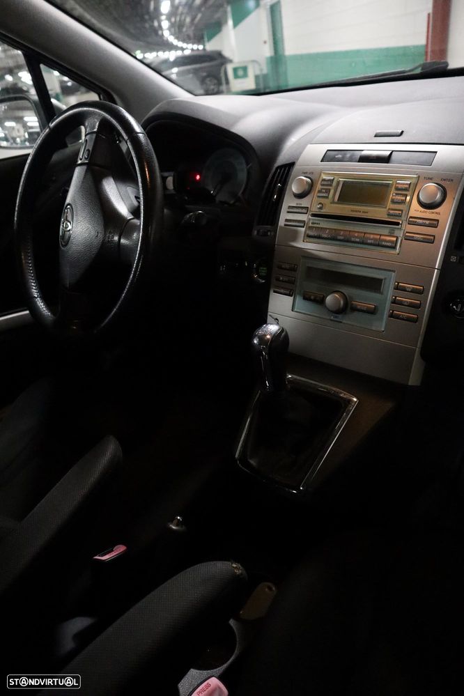 Toyota Corolla Verso 2.0 D-4D - 7