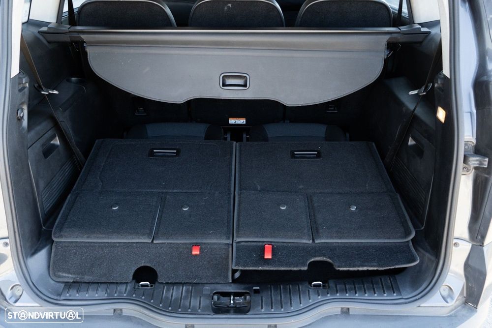 Ford S-Max 1.8 TDCi Titanium 7L - 24