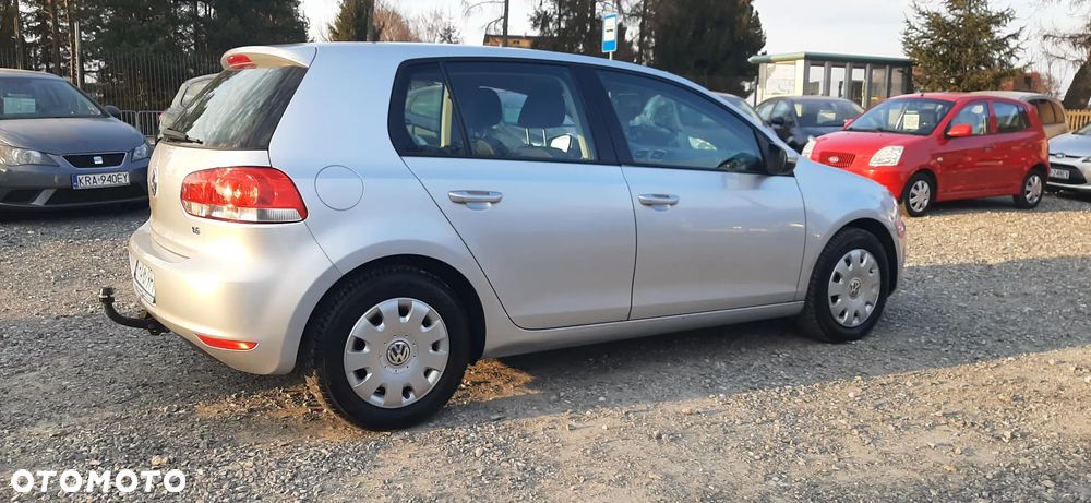 Volkswagen Golf - 6