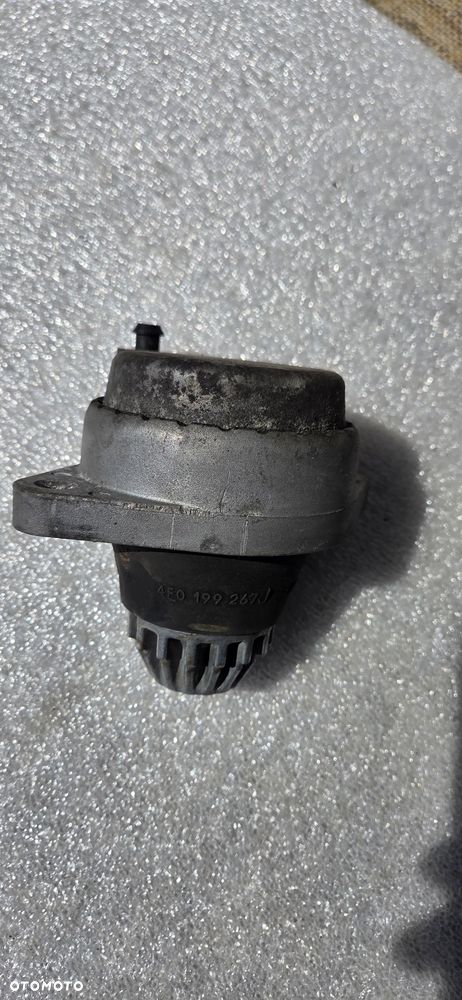 Poduszka silnika Audi A8 D3 4.2 V8 BFM -267J - 2