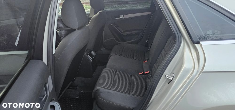 Audi A4 Limousine 2.0 TDI DPF multitronic Ambiente - 8