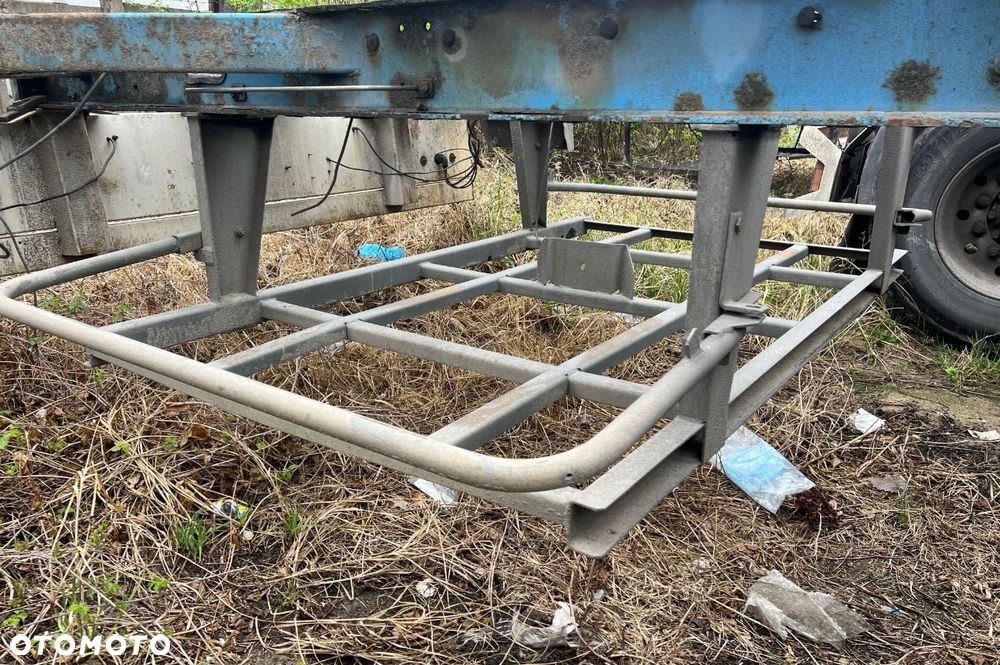 Kosz na koło zapasowe Lamberet/ Krone/ Fruehauf - 1