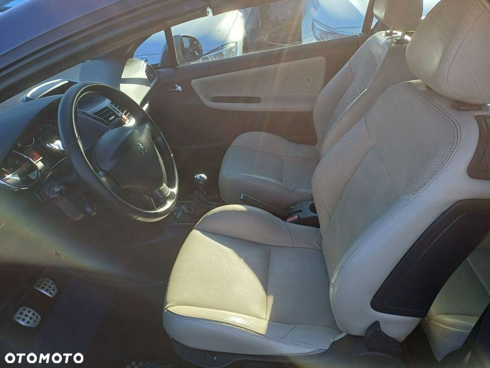 Peugeot 207 CC - 16