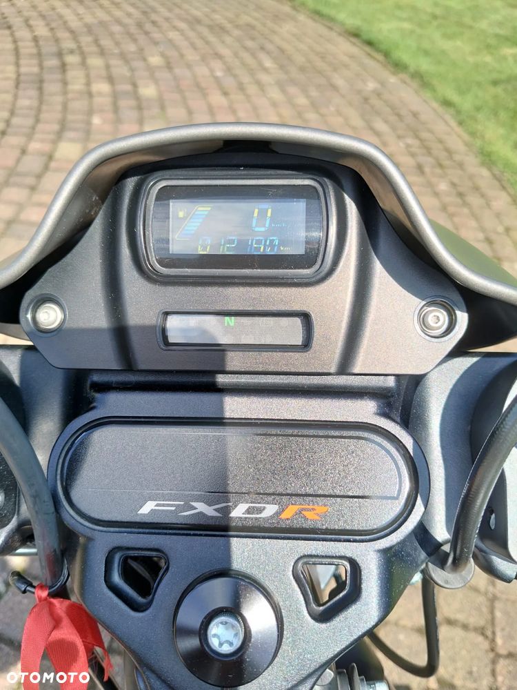 Harley-Davidson Softail FXDR - 12