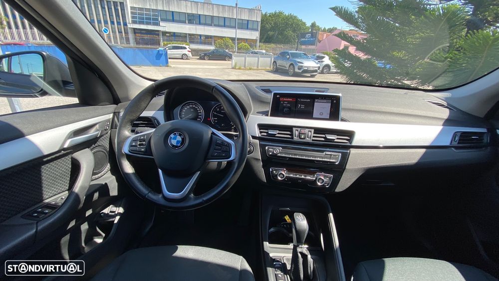 BMW X1 25 e xDrive Corporate Edition - 28