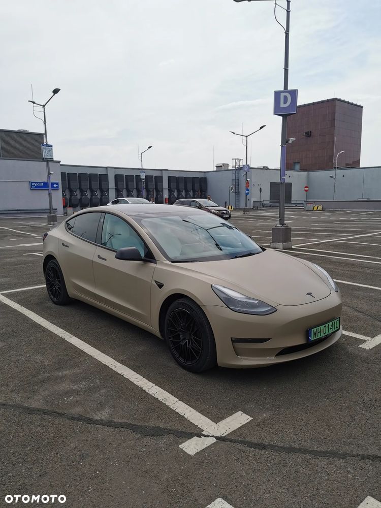 Tesla Model 3 AWD - 1