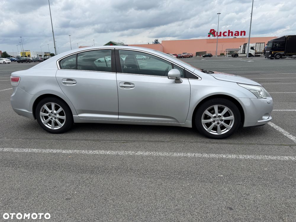 Toyota Avensis 1.8 Sol plus NAVI - 3