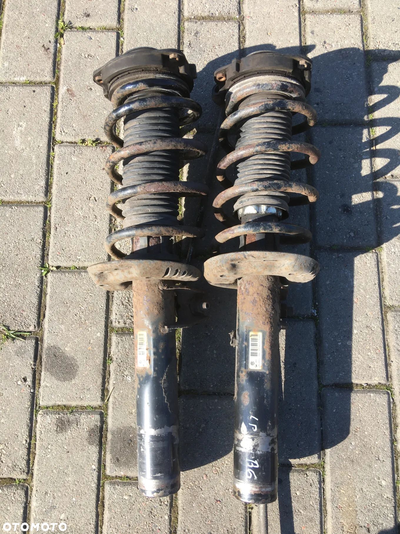 VW PASSAT B6 2,0TDI AMORTYZATOR SPRĘŻYNA PRZÓD LEWY - 1