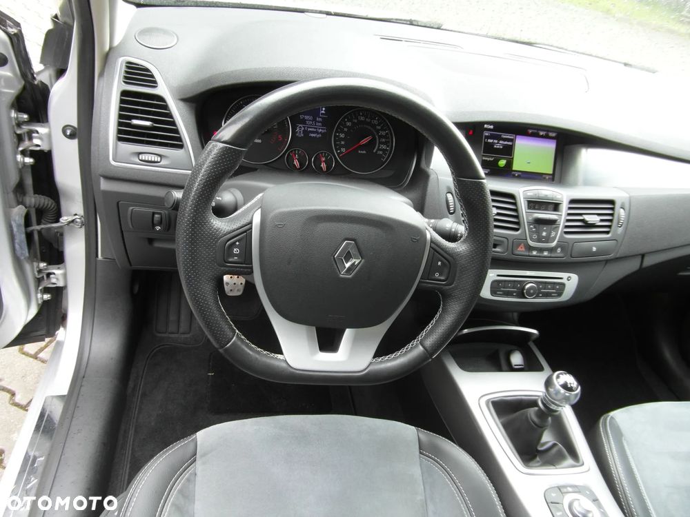 Renault Laguna ENERGY dCi 175 FAP Start & Stop GT - 23