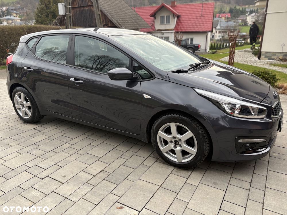 Kia Ceed - 5