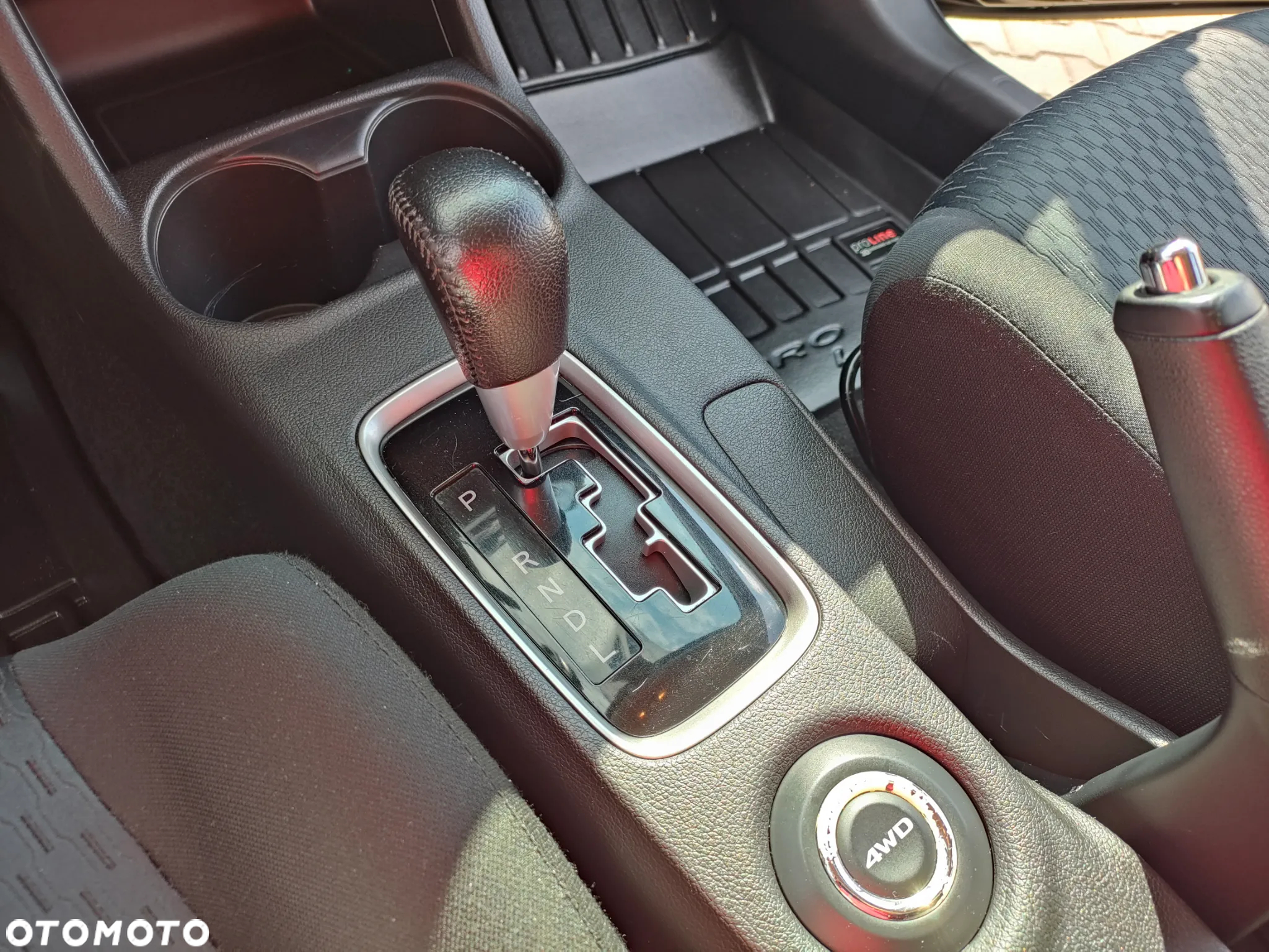 Mitsubishi Outlander 2.0 Intense - 24