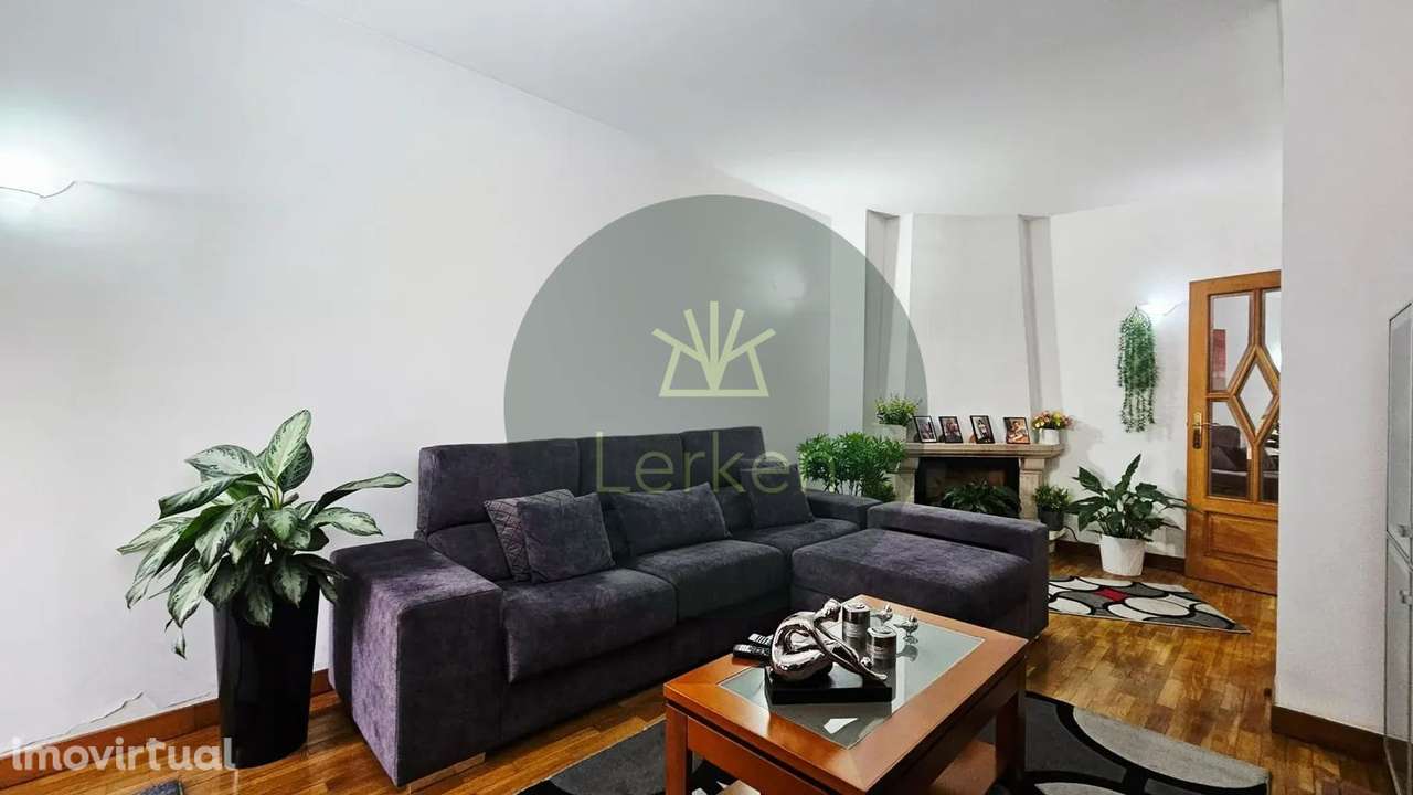 T2 junto ao centro de Guimarães | Cozinha renovada, garagem e elevador - Grande imagem: 4/16