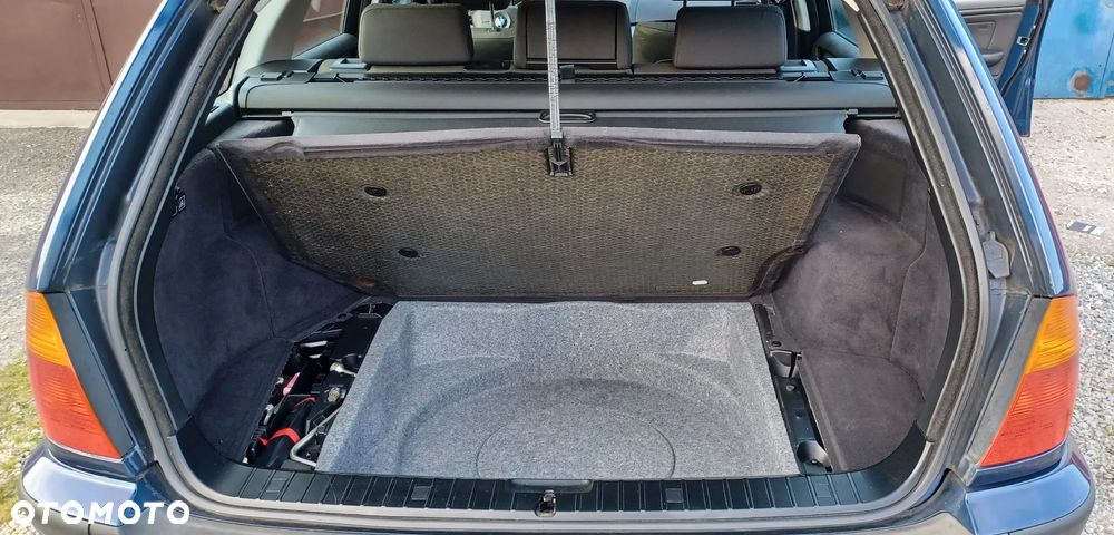 BMW Seria 3 320d Touring - 14