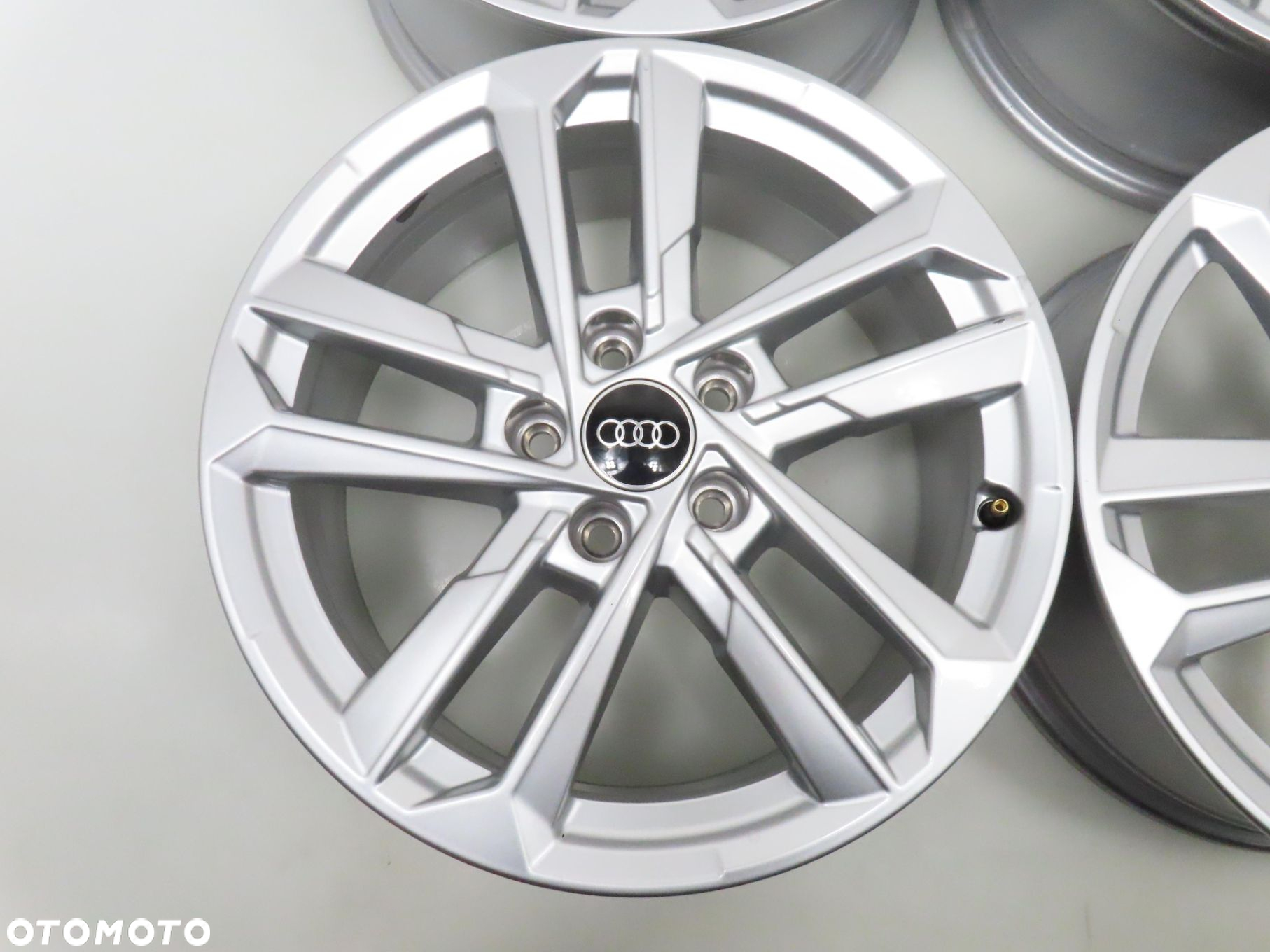 Alufelgi 17'' Audi A3 S3 8Y0601025L 5x112 ET43 6,5J - 6