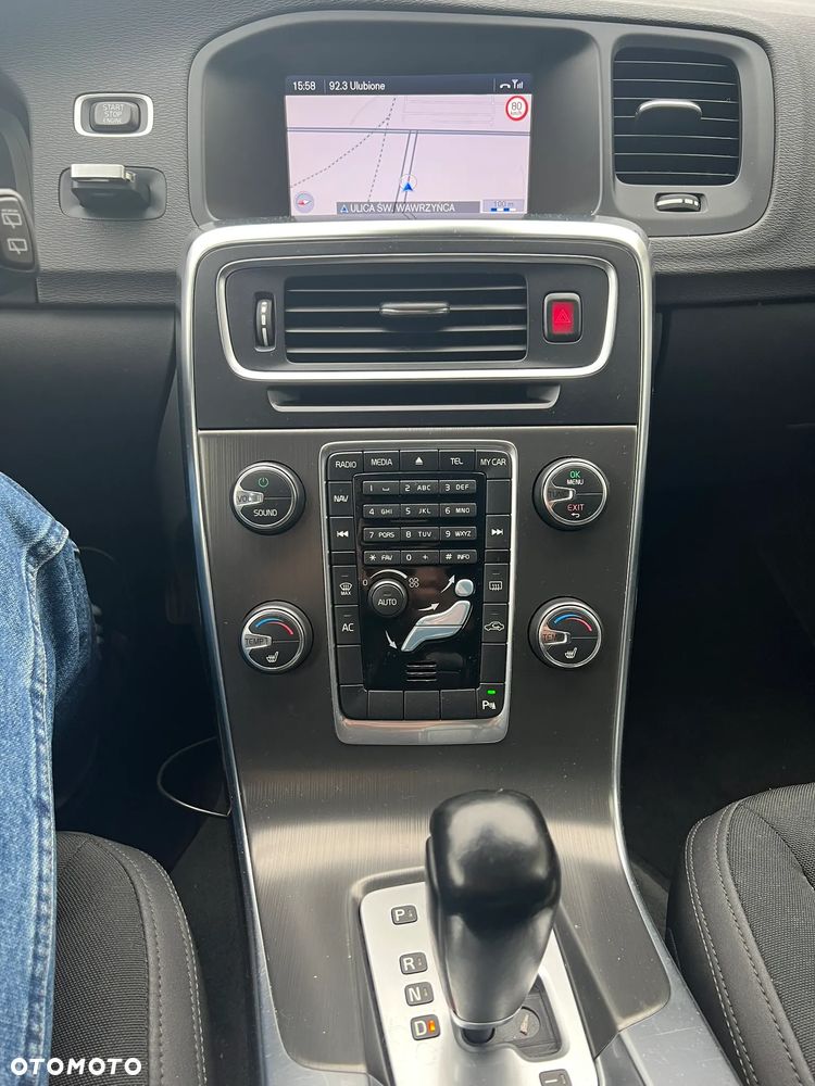 Volvo V60 D3 Geartronic Momentum - 12