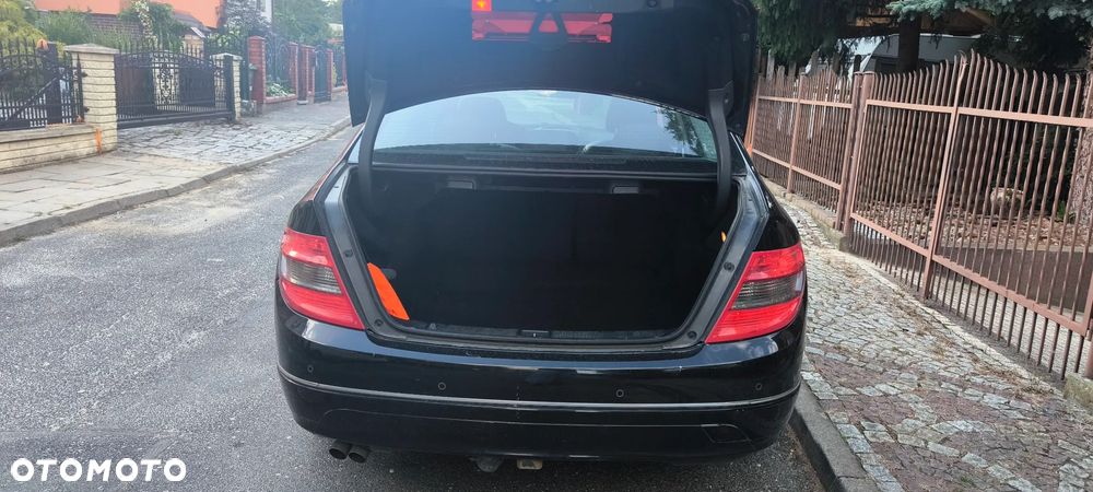 Mercedes-Benz Klasa C 200 CDI DPF Avantgarde - 12