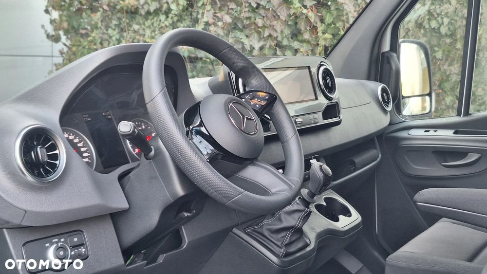 Mercedes-Benz Sprinter - 3