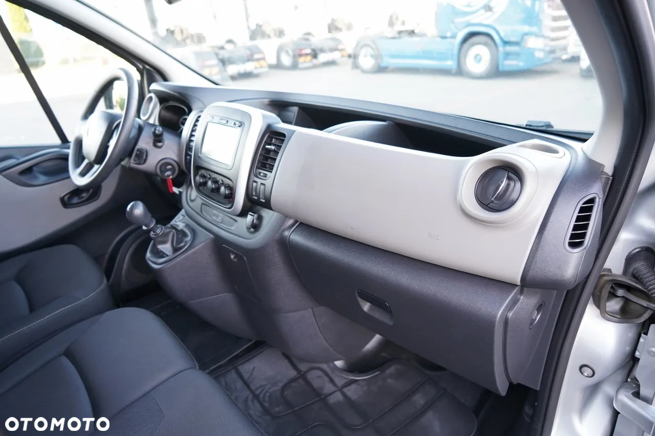 Renault TRAFIC 125 DCI  / BUS / 9 MIEJSC / 2017 ROK / POLSKI SALON / SERWISOWANY - 28