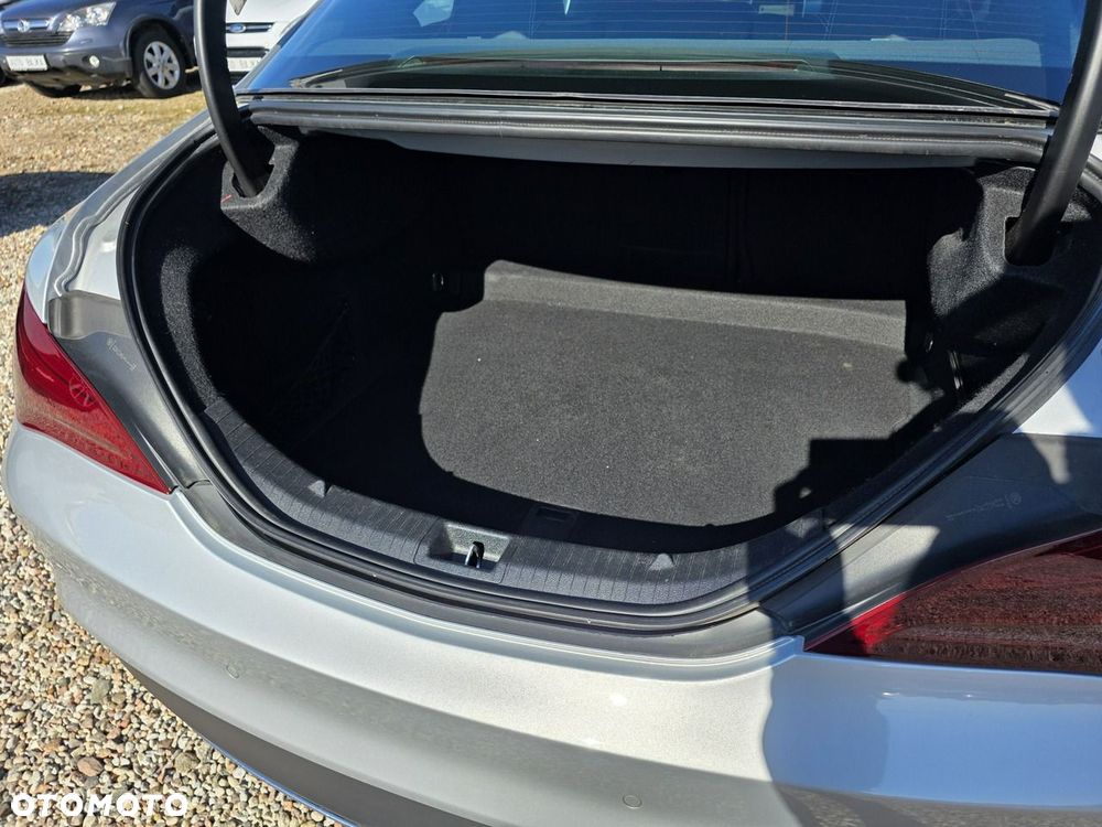 Mercedes-Benz CLA 180 - 18