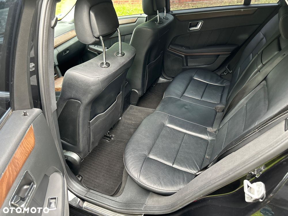 Mercedes-Benz Klasa E 350 CDI 4-Matic BlueEff - 9