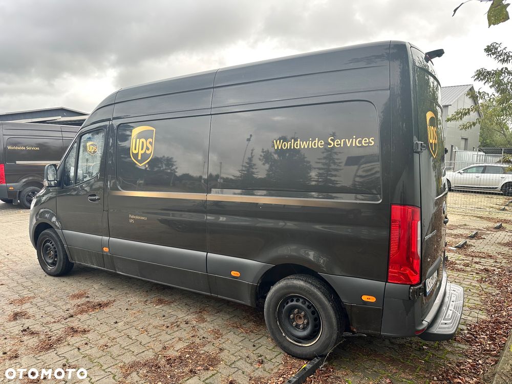 Mercedes-Benz Sprinter - 2
