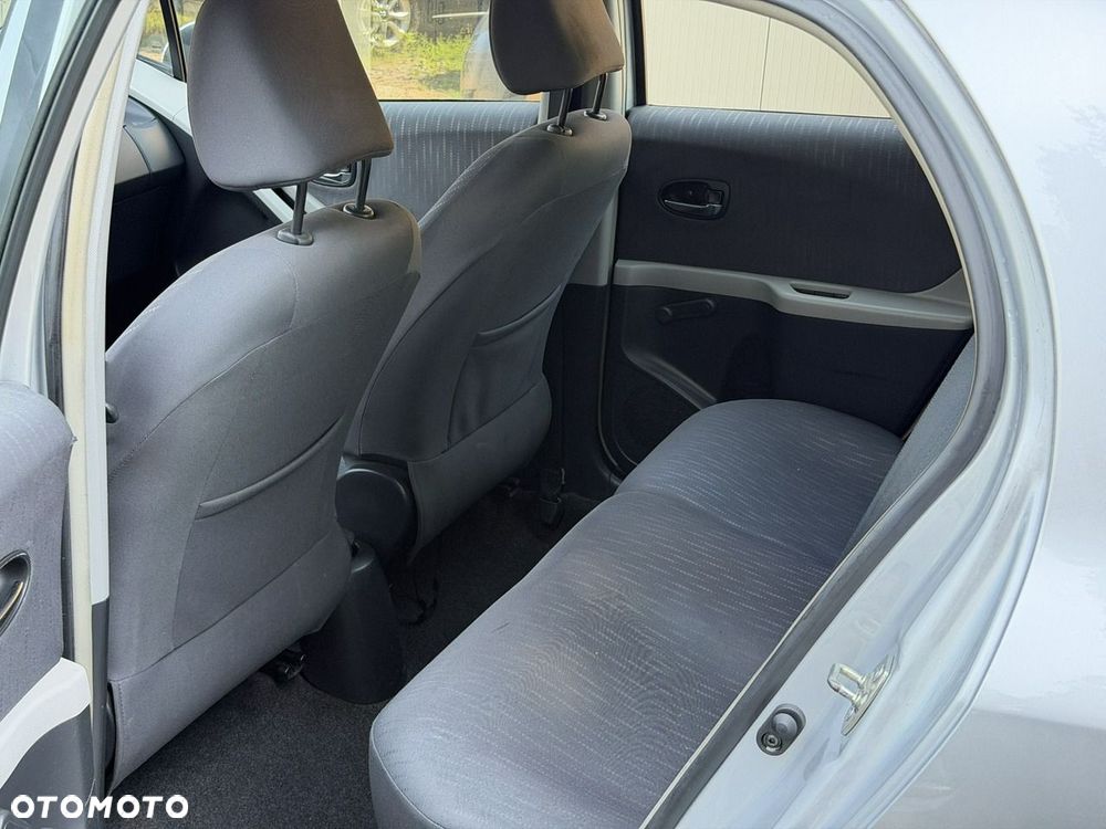 Toyota Yaris - 15