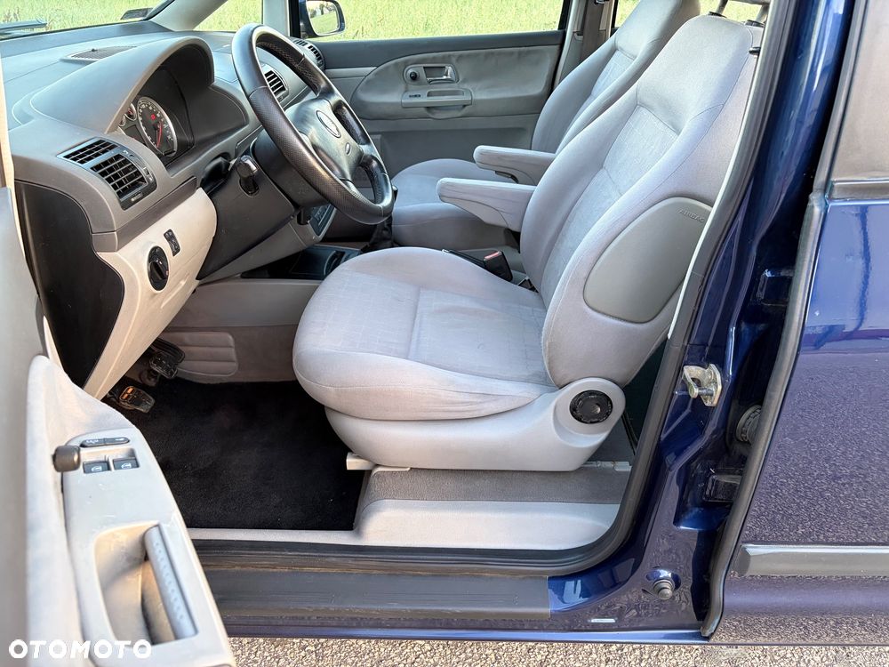 Seat Alhambra 2.0i Comfort - 24