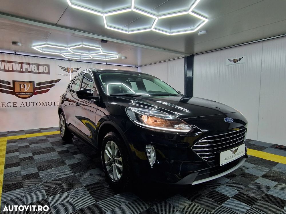 Ford Kuga 2.5 Duratec FHEV 4x4 TITANIUM - 2