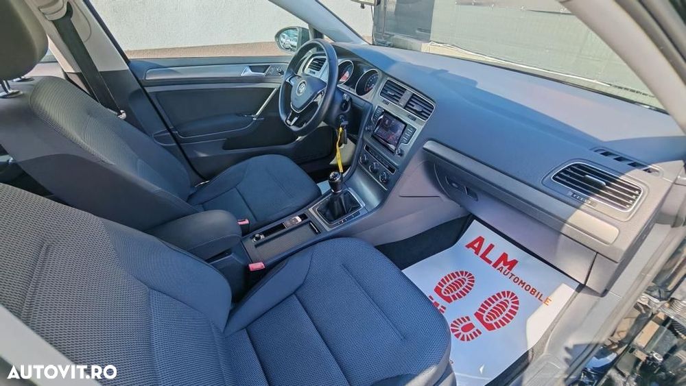 Volkswagen Golf - 6