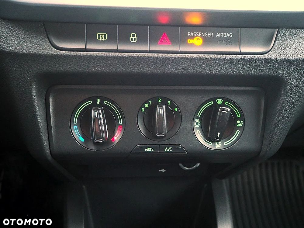 Skoda Fabia 1.0 TSI Ambition - 19